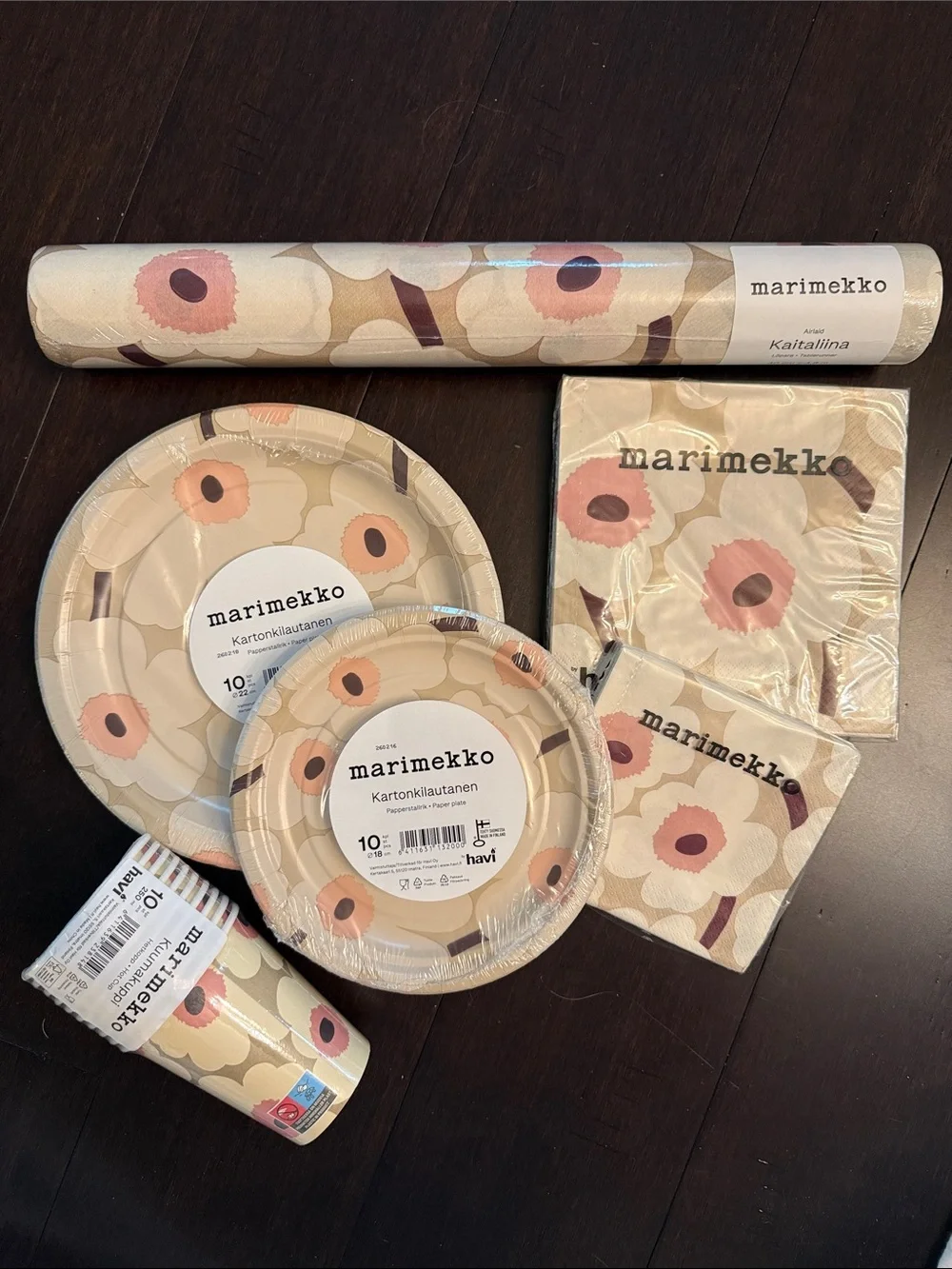 MARIMEKKO Beige and Pink Unikko Disposable Party Tableware Set